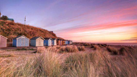 Modern Coastal Home Sleeping 5 - 2 Minute Walk To Pakefield Beach, Suffolk Kültér fotó